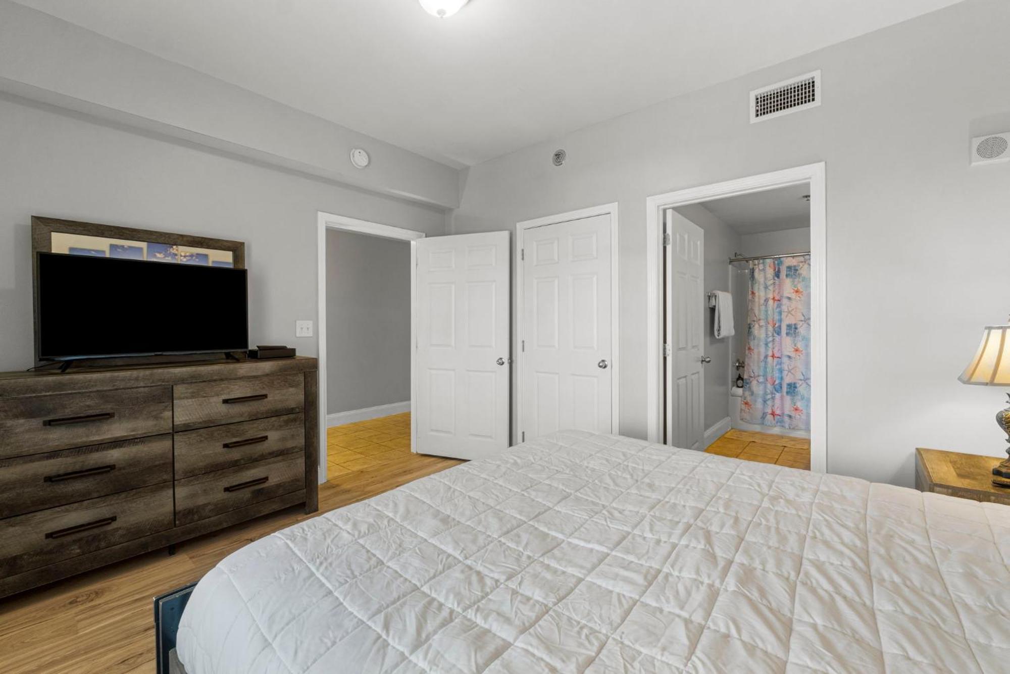 Ocean View 10Th Floor Condo At The Laketown Wharf 1004 Panama City Beach Exterior photo