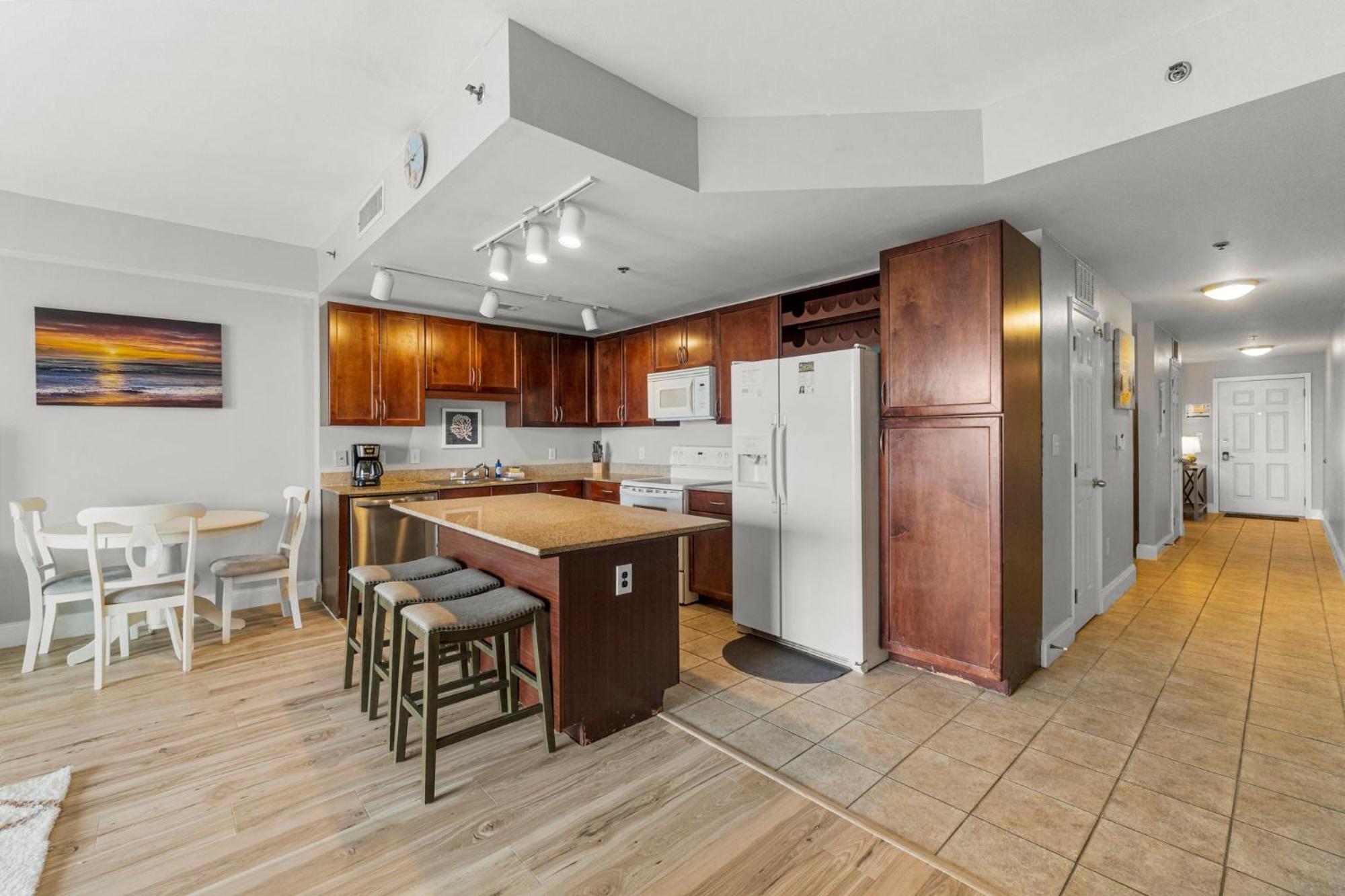 Ocean View 10Th Floor Condo At The Laketown Wharf 1004 Panama City Beach Exterior photo
